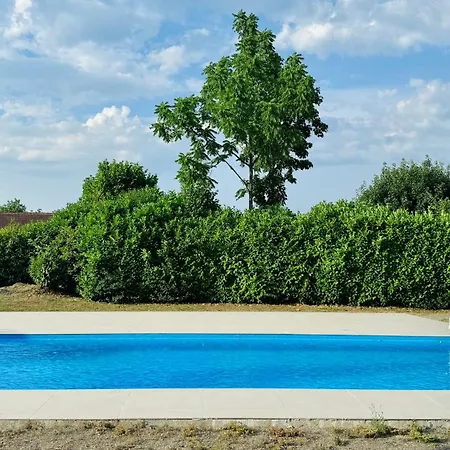 Beautiful With Pool, Garden Near Biarritz 度假居